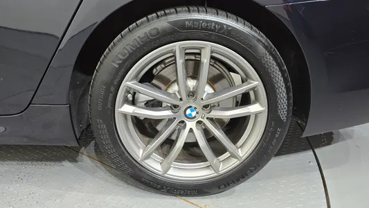 BMW 5 Series (G30) 520d M 2018 21
