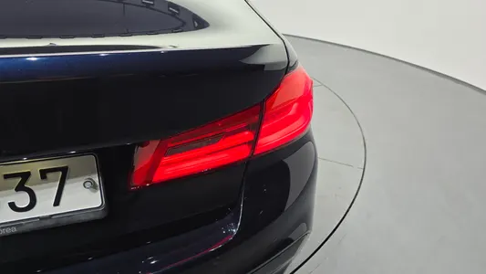 BMW 5 Series (G30) 520d M 2018 23