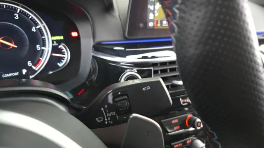 BMW 5 Series (G30) 520d M 2018 28