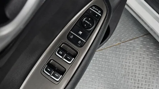 Kia K5 2 2.0 2019 12