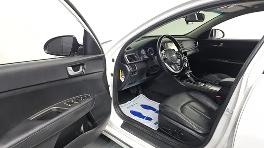 Kia K5 2 2.0 2019 10