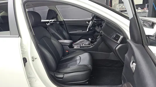 Kia K5 2 2.0 2019 26
