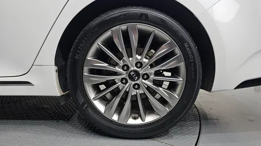 Kia K5 2 2.0 2019 21