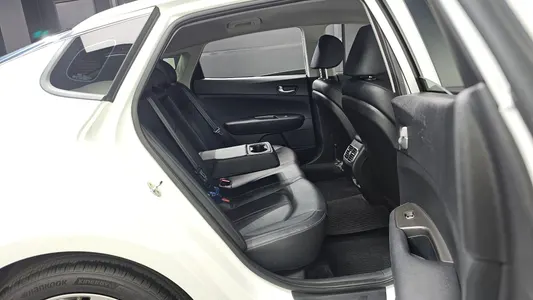 Kia K5 2 2.0 2019 27