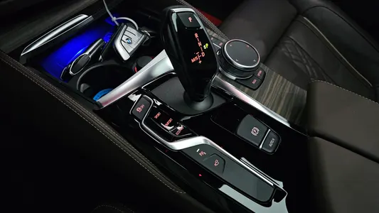 BMW 5 Series (G30) 520d M 2018 8