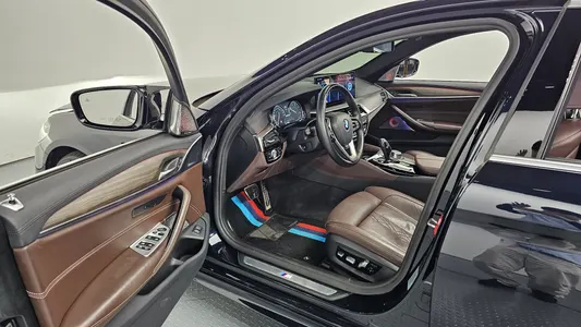 BMW 5 Series (G30) 520d M 2018 9