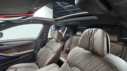 BMW 5 Series (G30) 520d M 2018 17