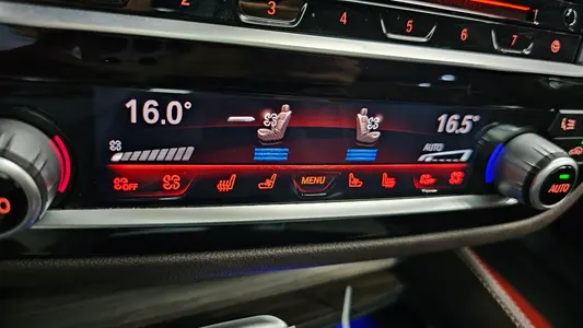 BMW 5 Series (G30) 520d M 2018 32