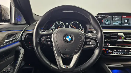 BMW 5 Series (G30) 520d xDrive M 2017 14