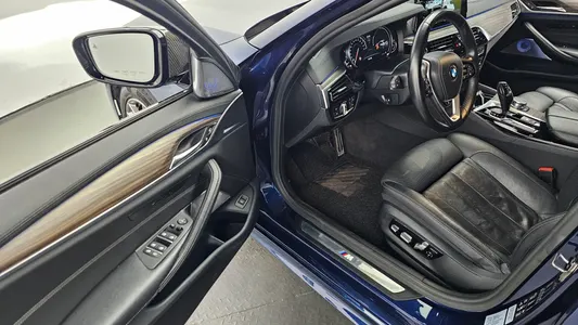 BMW 5 Series (G30) 520d xDrive M 2017 10