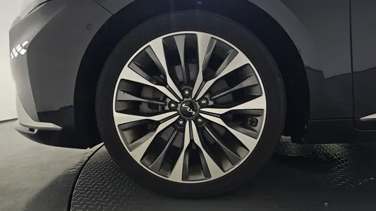 Kia K8 2.5 2WD 2022 5