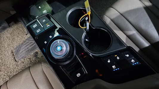 Kia K8 2.5 2WD 2022 9