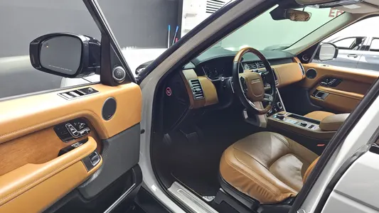 Land Rover 4 4.4 SDV8 AB 2018 10