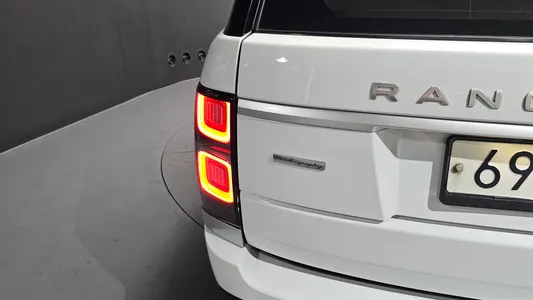 Land Rover 4 4.4 SDV8 AB 2018 23