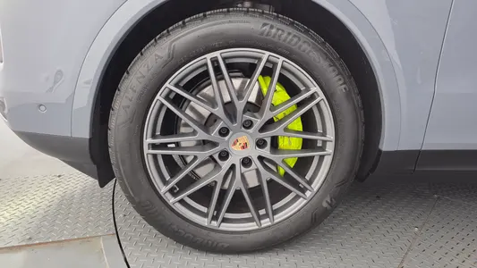 Porsche (PO536) 3.0 E- 2025 5