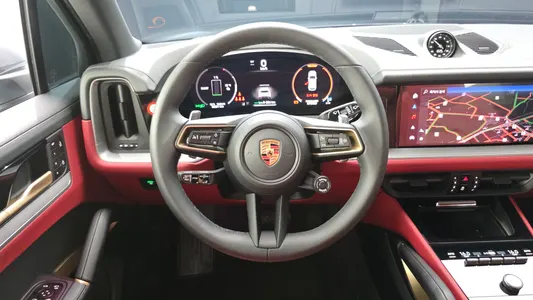 Porsche (PO536) 3.0 E- 2025 12