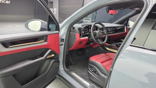 Porsche (PO536) 3.0 E- 2025 10