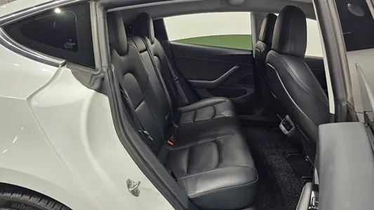 Tesla 3 AWD 2020 27