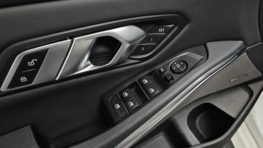 BMW 3 Series (G20) 320d 2019 18