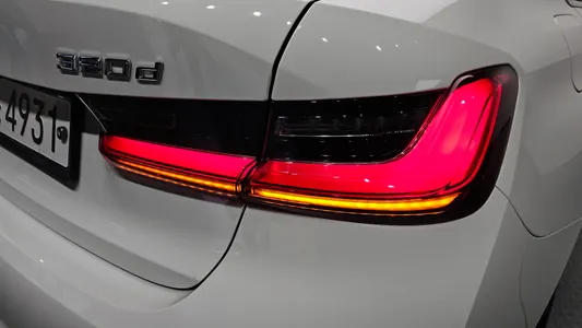 BMW 3 Series (G20) 320d 2019 23