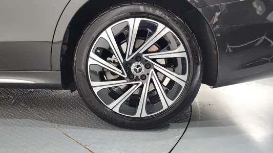 Mercedes-Benz E-Class W214 E300 4MATIC 2024 21