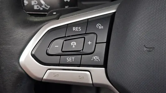 Volkswagen 2 2.0 TDI 4 2023 17