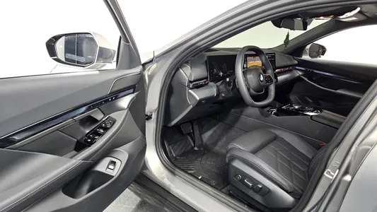 BMW 5 Series (G60) 520i 2026 9
