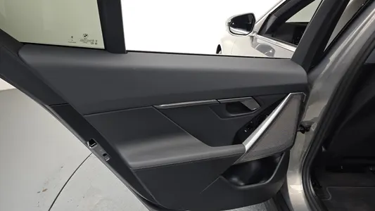 BMW 5 Series (G60) 520i 2026 25