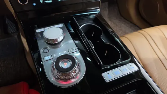 Genesis G80 (RG3) 2.5 2WD 2025 9