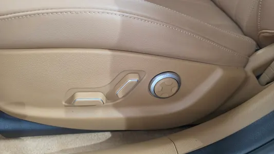 Genesis G80 (RG3) 2.5 2WD 2025 31