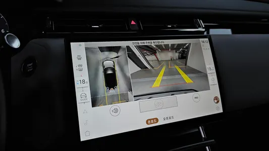 Land Rover 레인지로버 벨라 2.0 P250 SE 2025 14