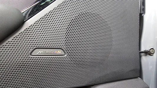 Land Rover 레인지로버 벨라 2.0 P250 SE 2025 16