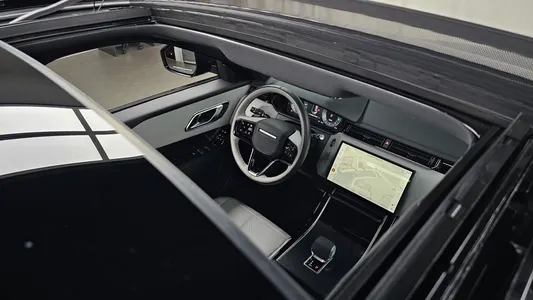 Land Rover 레인지로버 벨라 2.0 P250 SE 2025 18