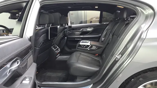 BMW 7 Series (G11) 730Ld xDrive M 2018 26