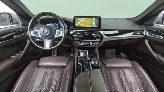 BMW 5 Series (G30) 530e M 2022 7