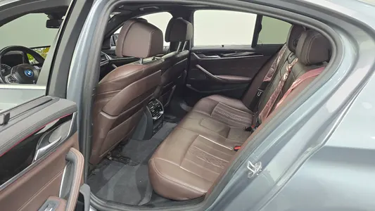 BMW 5 Series (G30) 530e M 2022 11