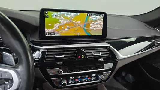 BMW 5 Series (G30) 530e M 2022 12