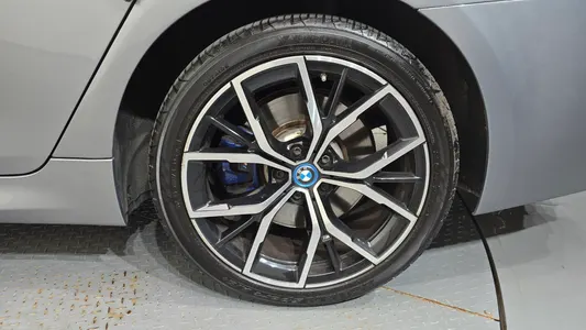BMW 5 Series (G30) 530e M 2022 21