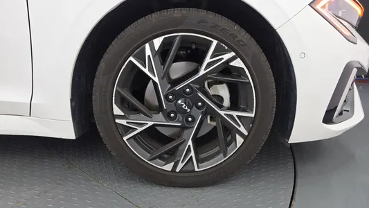 Kia K5 3 2.0 2024 21