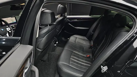 BMW 5 Series (G30) 520i 2021 10