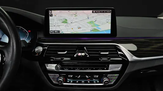 BMW 5 Series (G30) 520i 2021 12