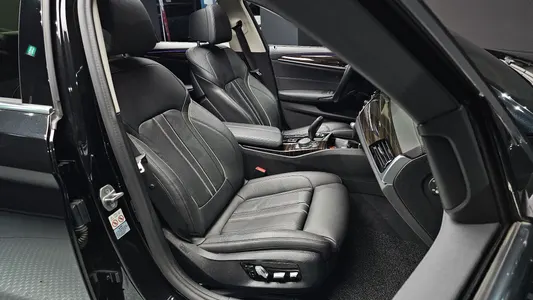 BMW 5 Series (G30) 520i 2021 26