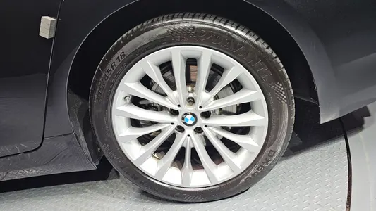 BMW 5 Series (G30) 520i 2021 21