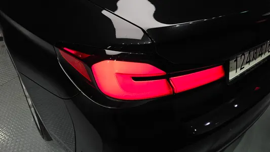 BMW 5 Series (G30) 520i 2021 23