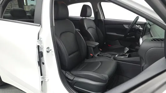 Kia K3 2 1.6 2021 11