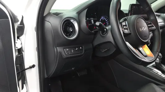 Kia K3 2 1.6 2021 13