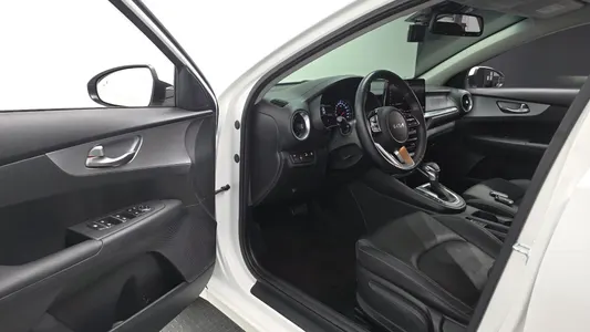 Kia K3 2 1.6 2021 10