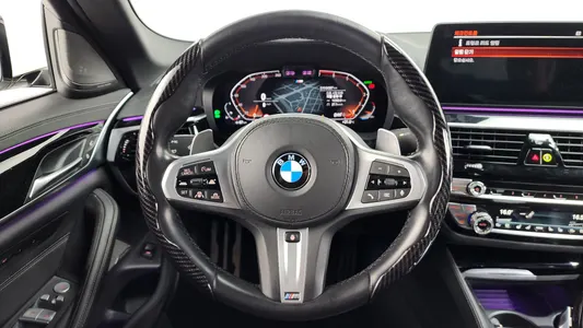 BMW 5 Series (G30) 530i M 2022 12