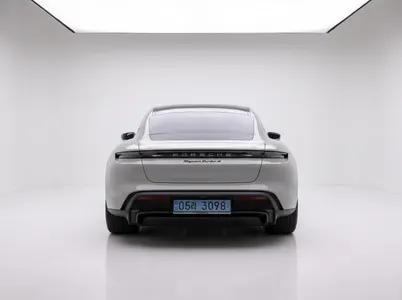 Porsche 타이칸 S 2023 10