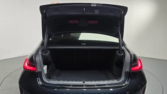 BMW 3 Series (G20) 320i M 2025 19